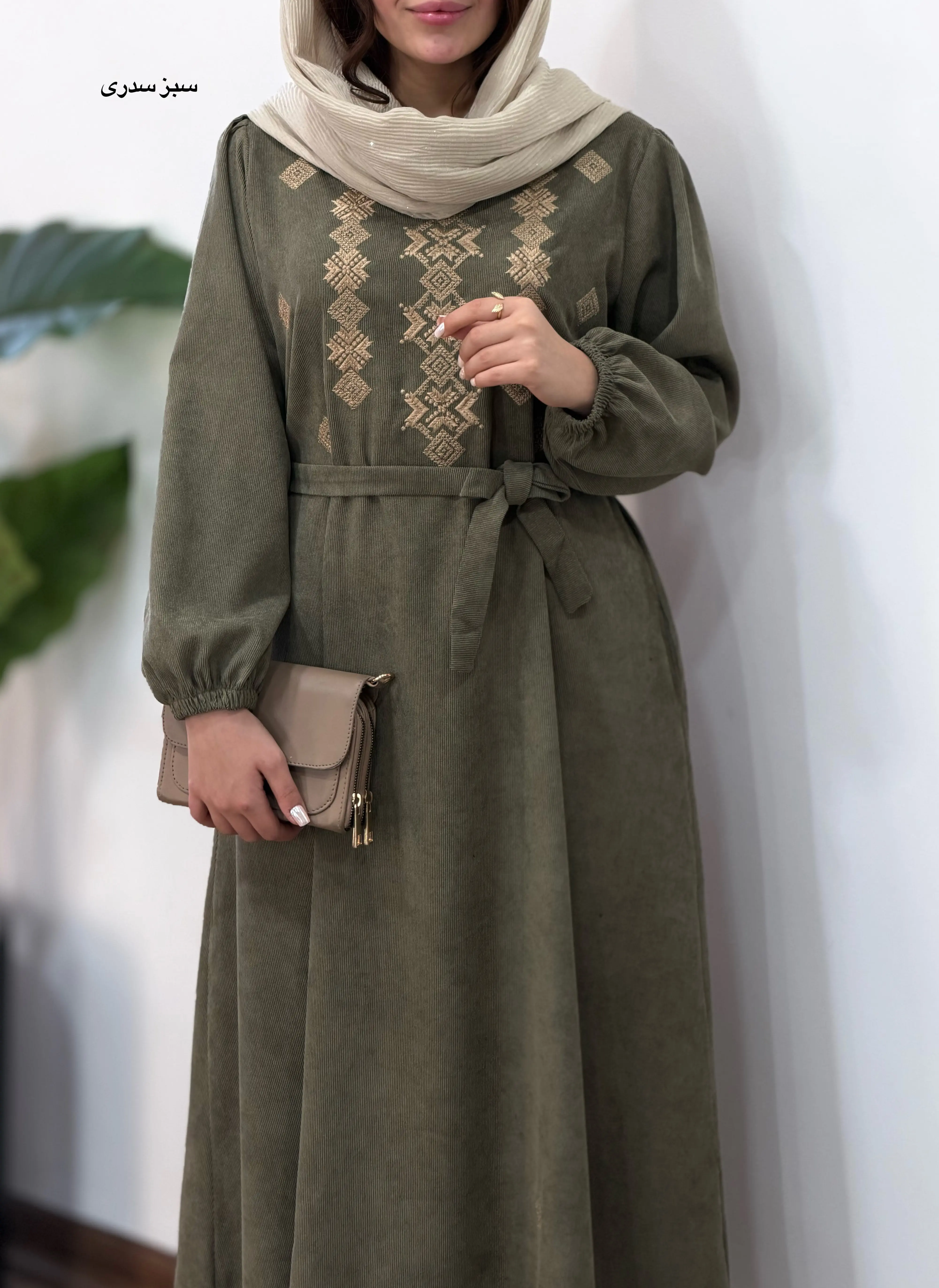 پیراهن مانتویی گلدوزی شیوا